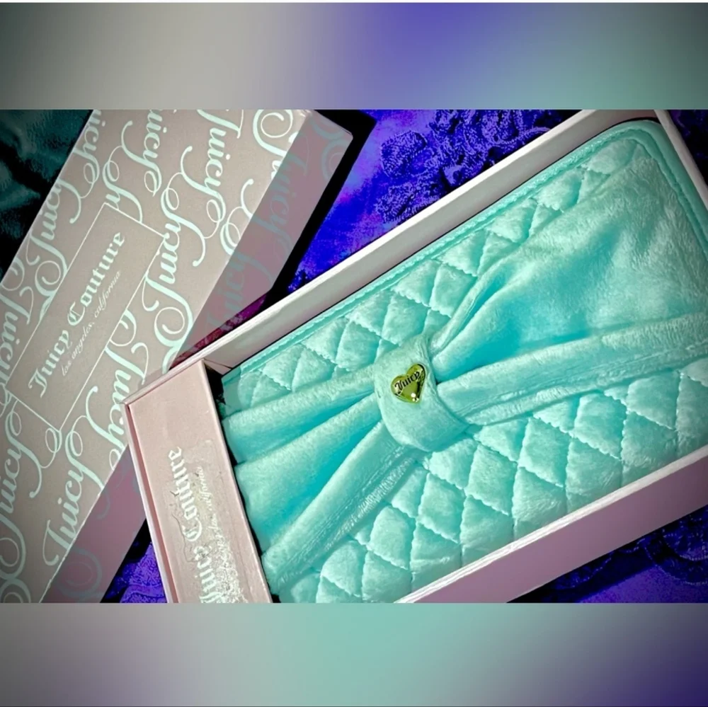Juicy Couture Turquoise Quilted Long Zippy Wallet With Bow, Soft Poly Fabric - Picture 6 of 6